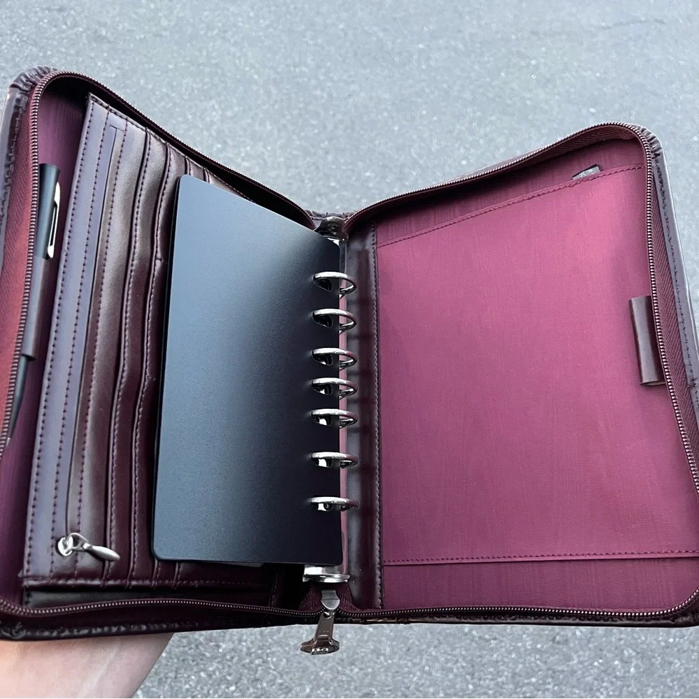 Day-Timer Desk Planner NEW Burgundy Leather 8.5x11 7 Ring Binder Zip Around Vtg